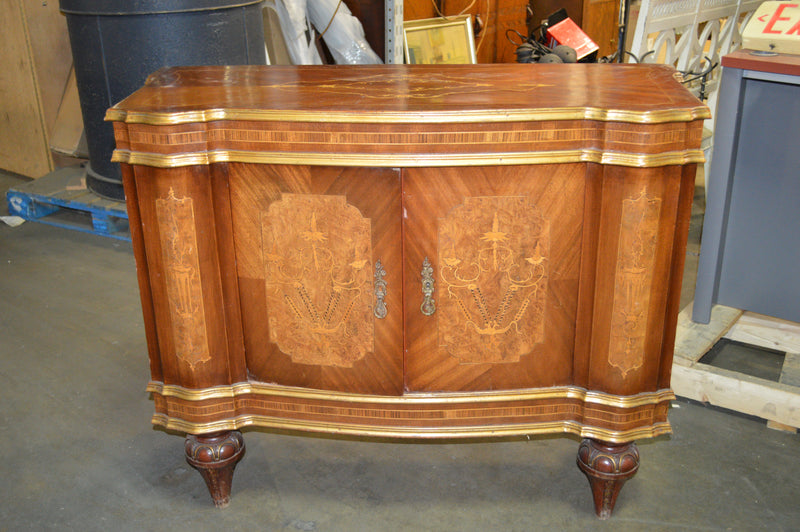 ANTIQUE VICTORIAN CABINET / SIDEBOARD