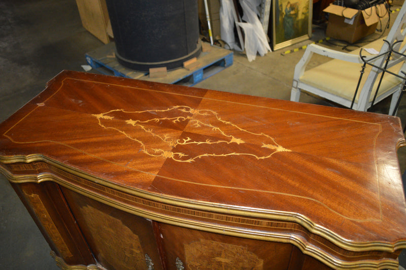 ANTIQUE VICTORIAN CABINET / SIDEBOARD