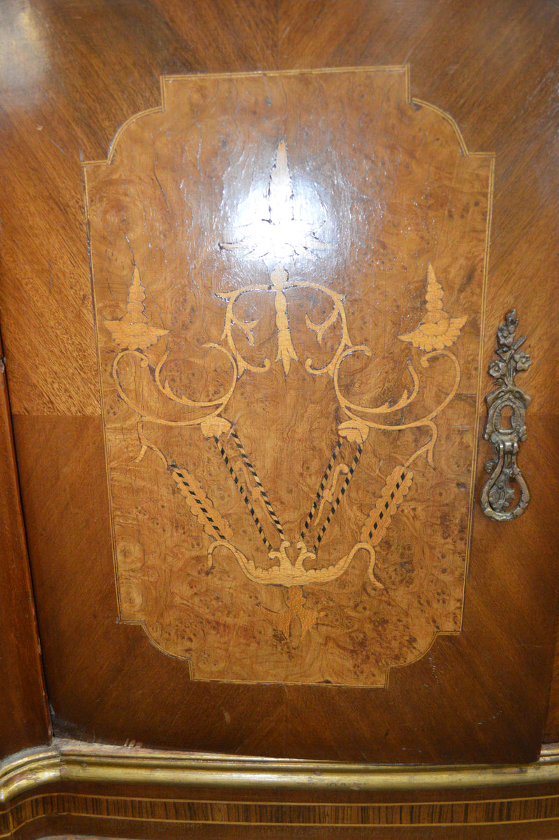 ANTIQUE VICTORIAN CABINET / SIDEBOARD