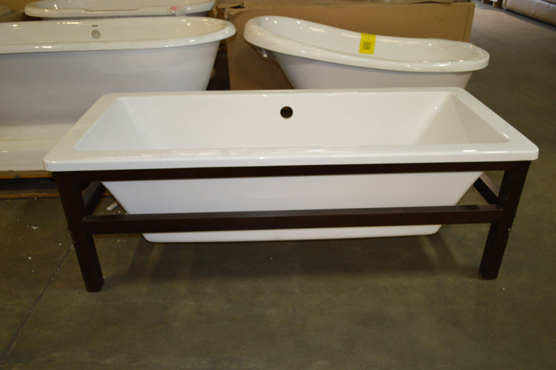 LUXURY FREE STANDING TUB