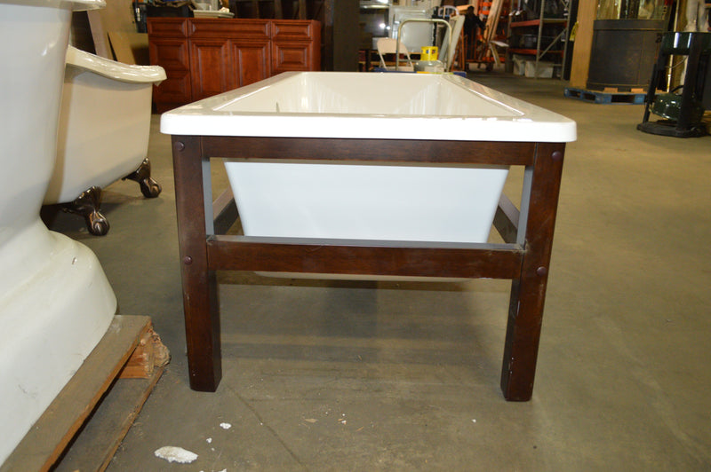 LUXURY FREE STANDING TUB