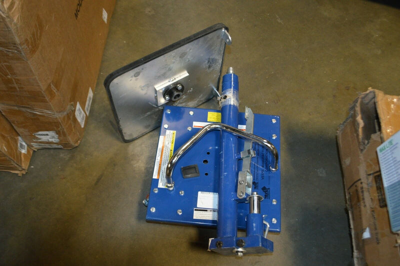 Vestil Hydraulic Post Table, model  HT-02-1616A