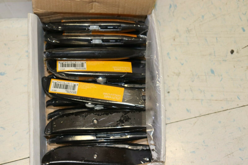 Utility Knife , box cutter, Color Black, Metal handle