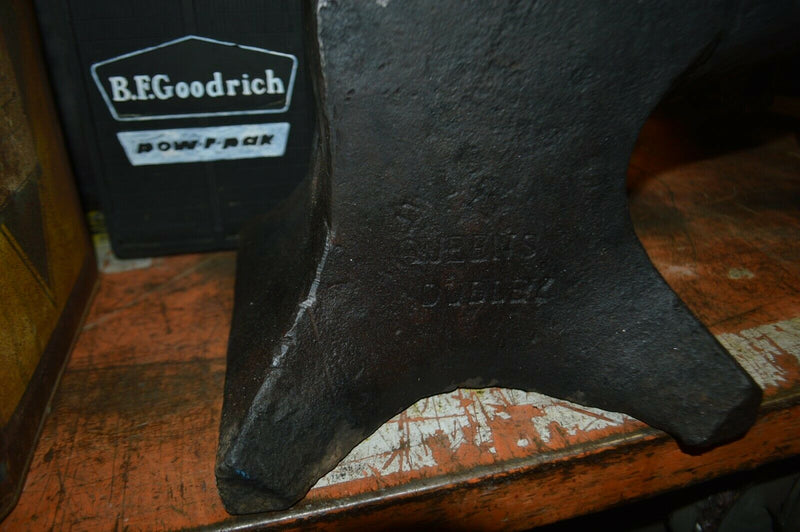 QUEENS DUDLEY vintage Cast Iron Anvil