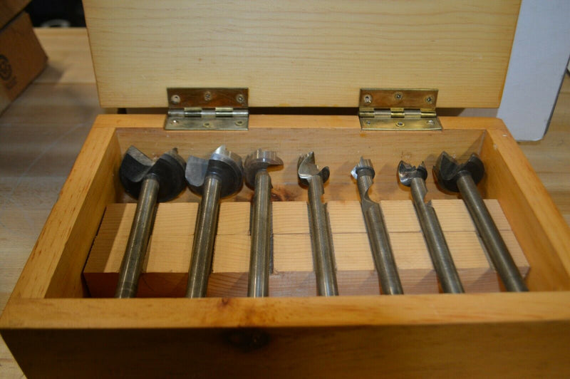 Wood drilling bit set