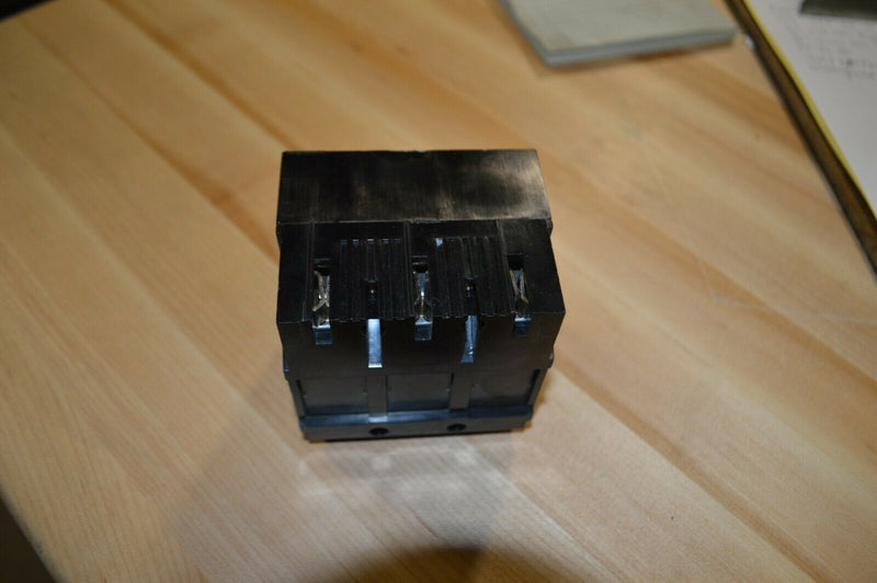 WEstinghouse Quiklag Breaker HQNPA 3090