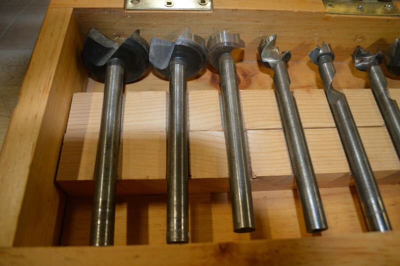 Wood drilling bit set