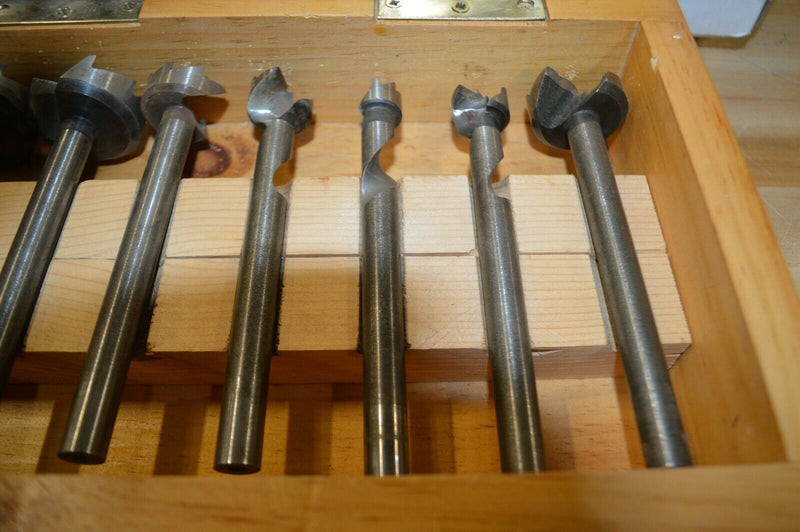 Wood drilling bit set