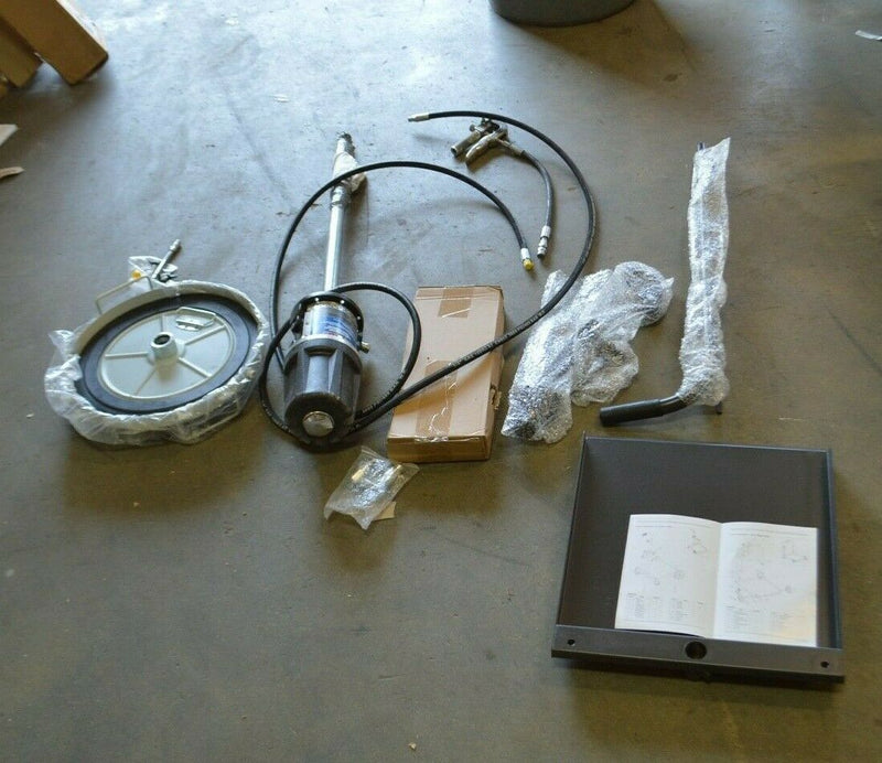 Westward Portable Grease Pump with Gun, fits 16gal drum