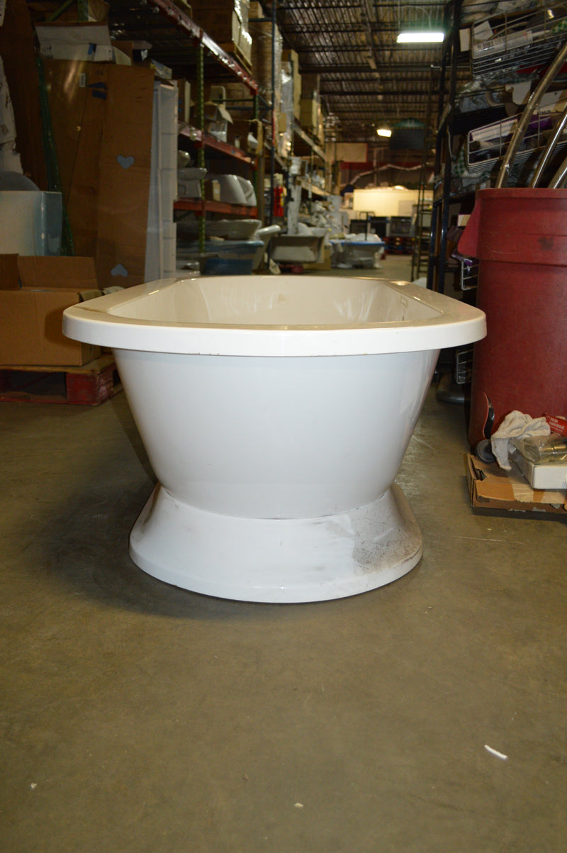 PEDESTAL TUB by KOI